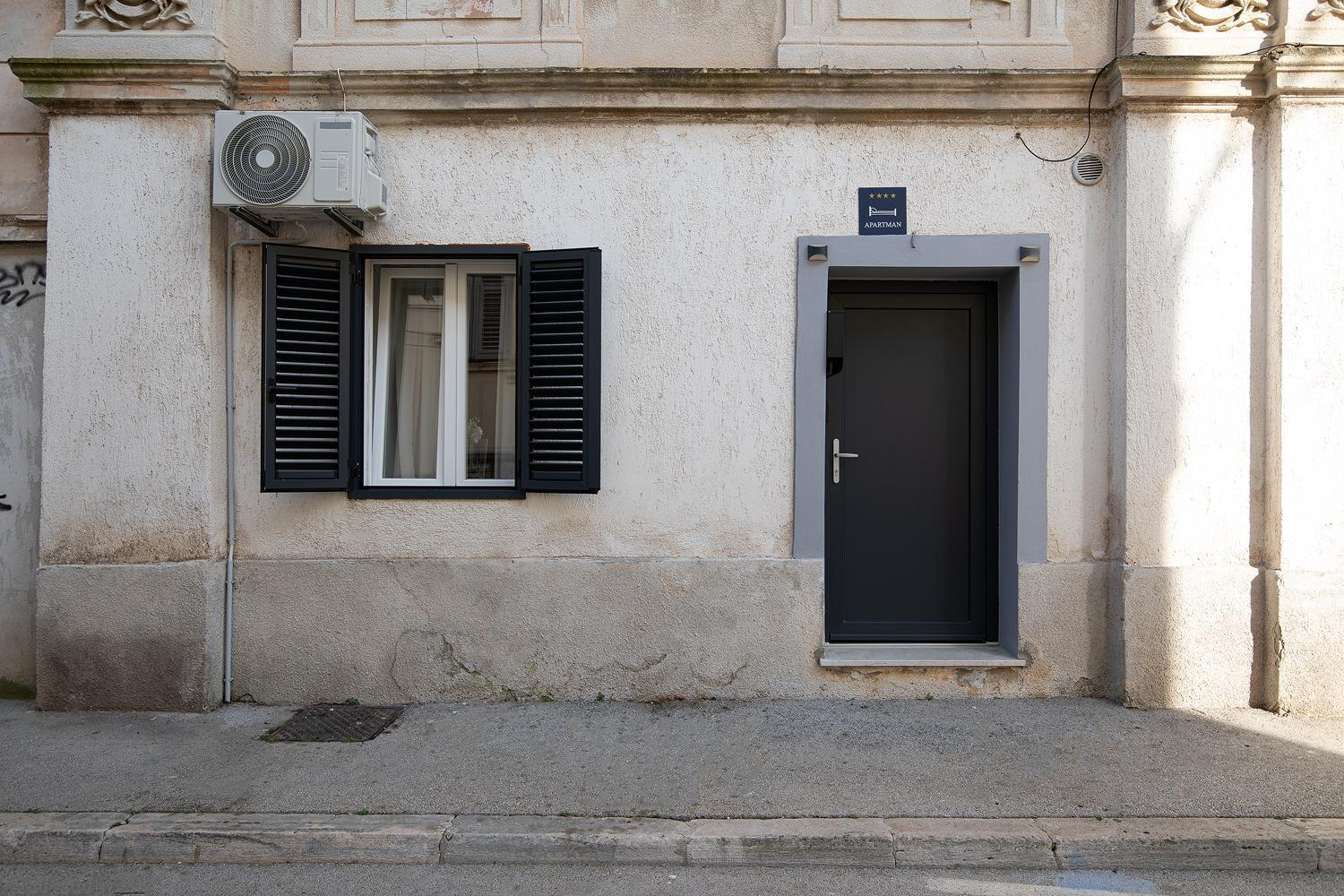Elegant Apartment Next To Arena Pula Luaran gambar